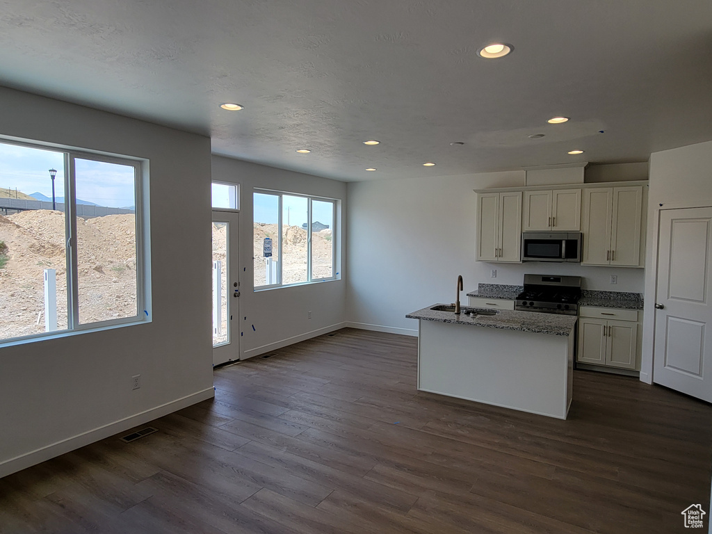 6852 S MT MEEK DR #213 West Jordan, UT 84081
