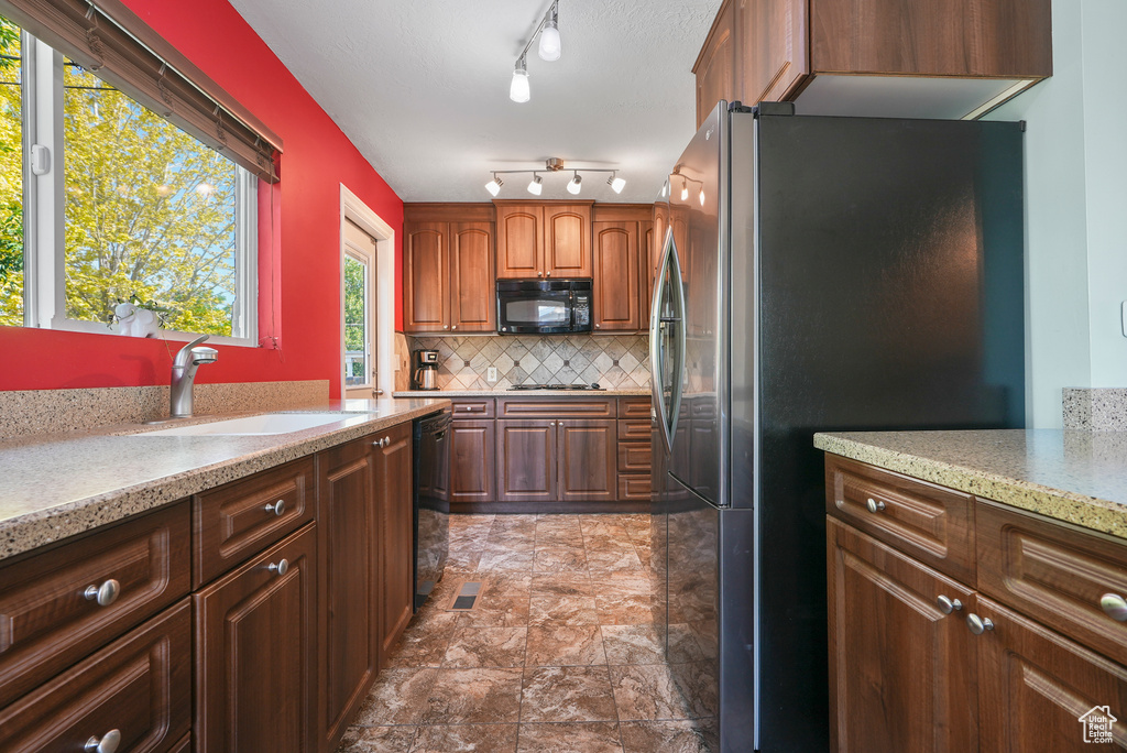 220 S 600 E Kaysville, UT 84037