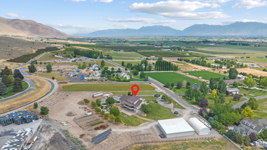 Aerial view of property's location with mountains