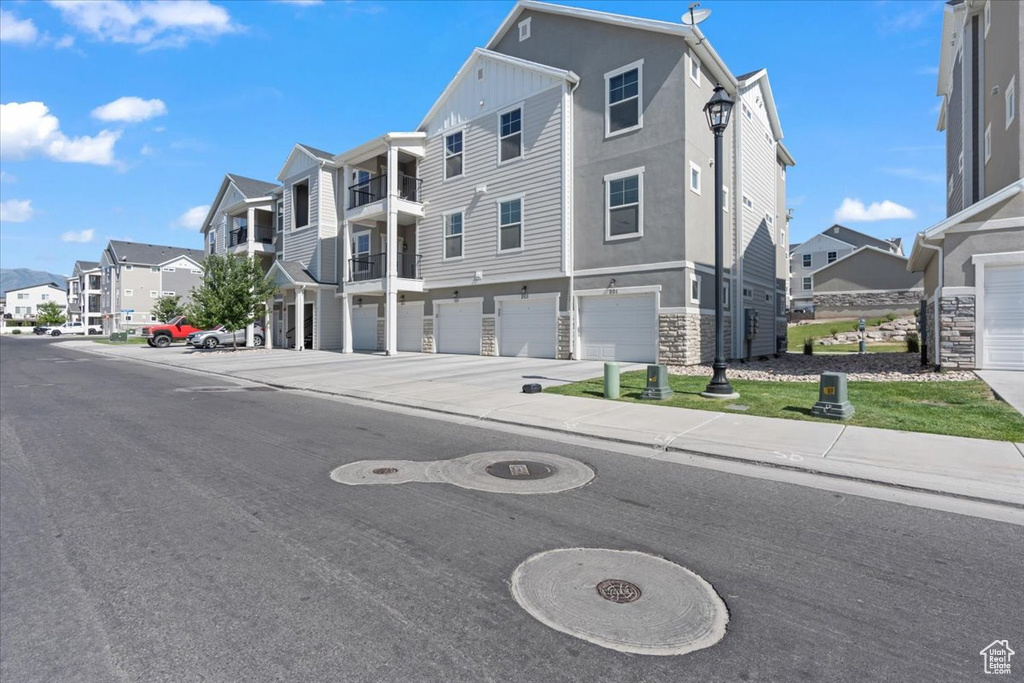 1806 W NEWCASTLE LN #203 Saratoga Springs, UT 84045