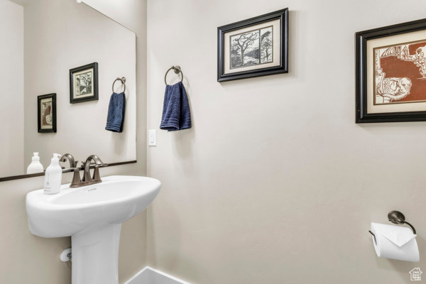 Bathroom with a sink