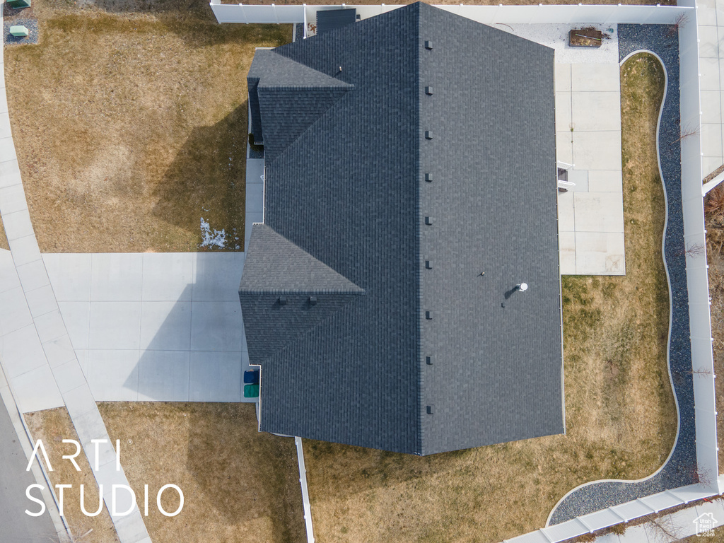 Aerial view of property and surrounding area