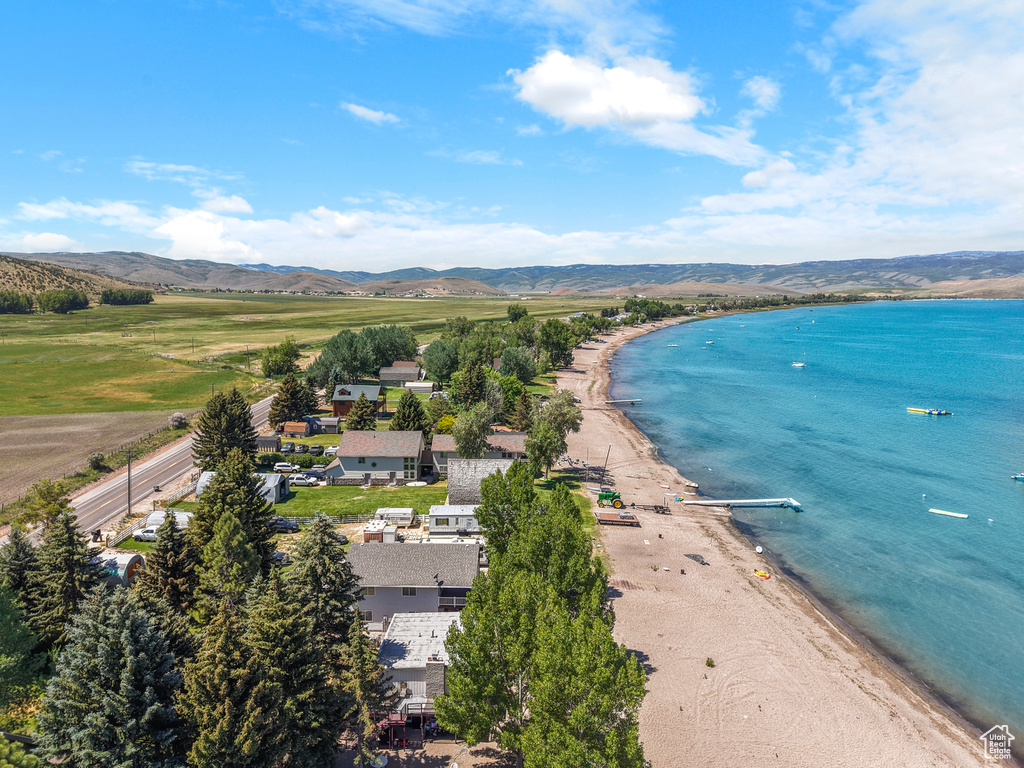 Bird's eye view of a water and mountain view