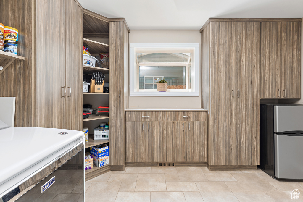 7159 S ANGELSEA DR West Jordan, UT 84084