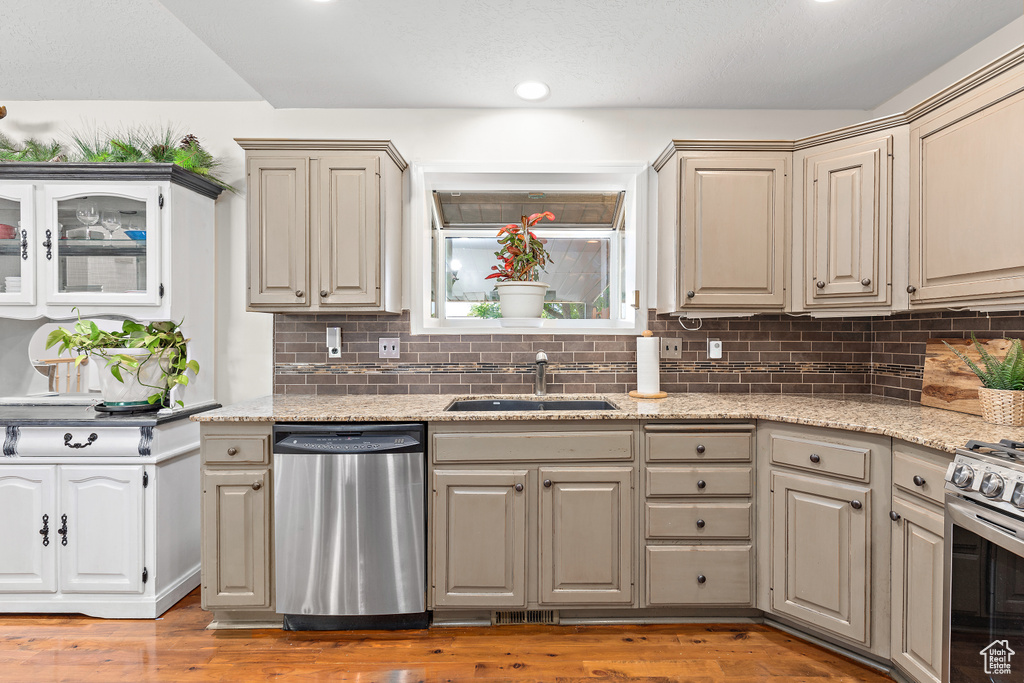 7159 S ANGELSEA DR West Jordan, UT 84084