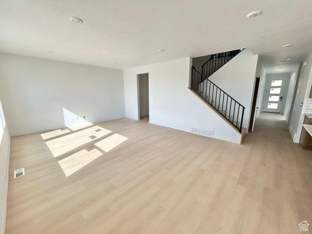 Photo 6 for MLS #2096252 at 2969 N Kingbird Dr #614