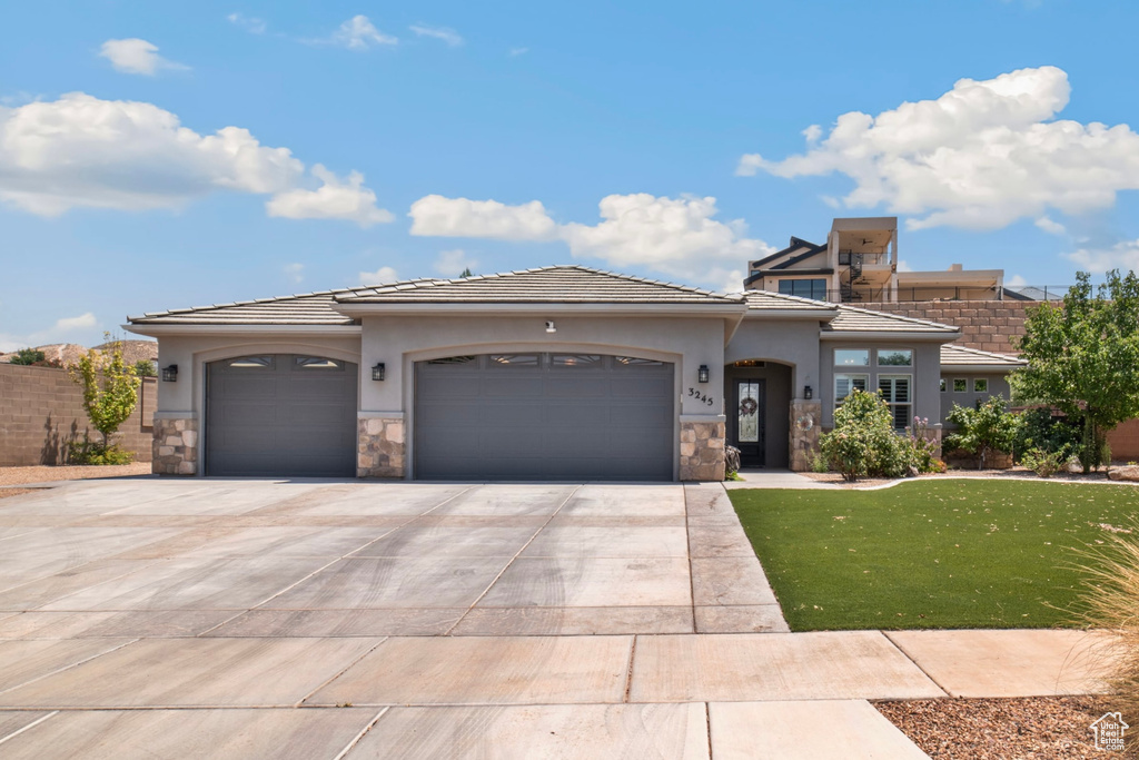 3245 S BRONCO DR Washington, UT 84780