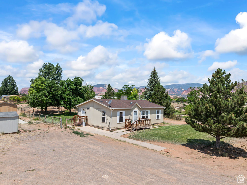 275 N 100 EAST ST Torrey, UT 84775
