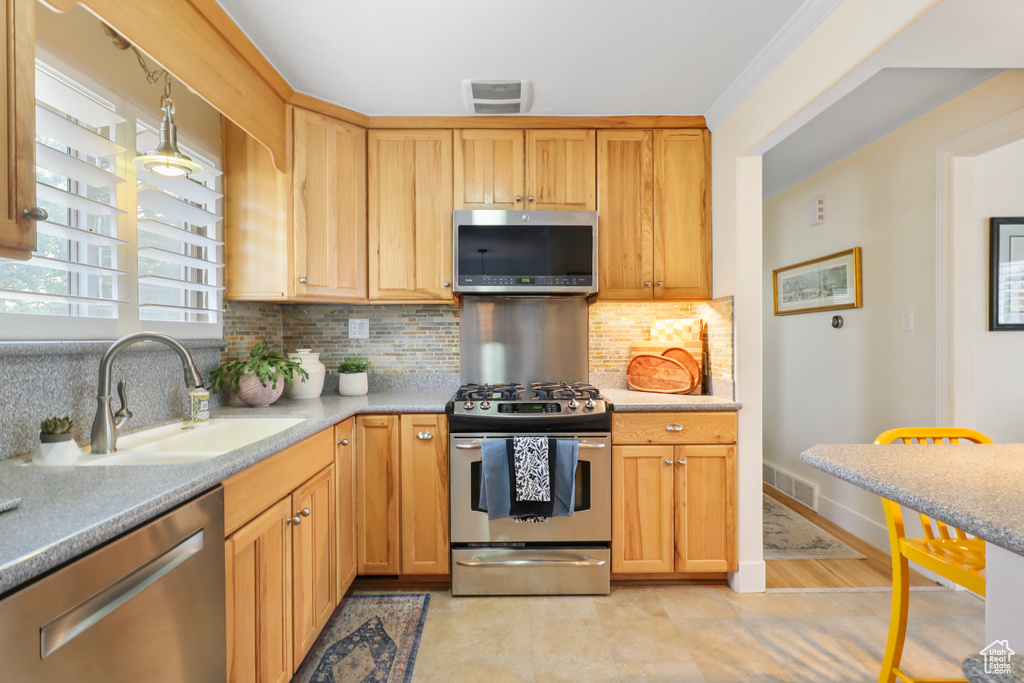 61 E 1700 S Bountiful, UT 84010