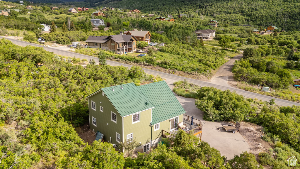 Bird\'s eye view of a heavily wooded area