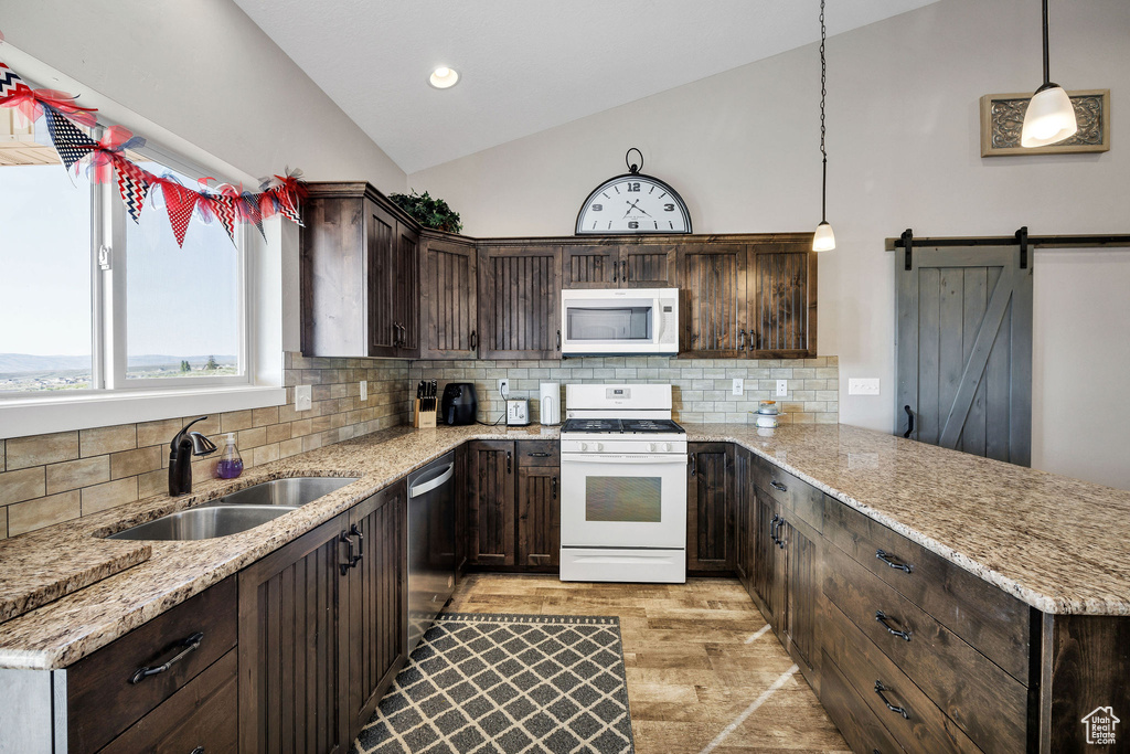 2072 S SWEETWATER PARKWAY PARK #33 Garden City, UT 84028