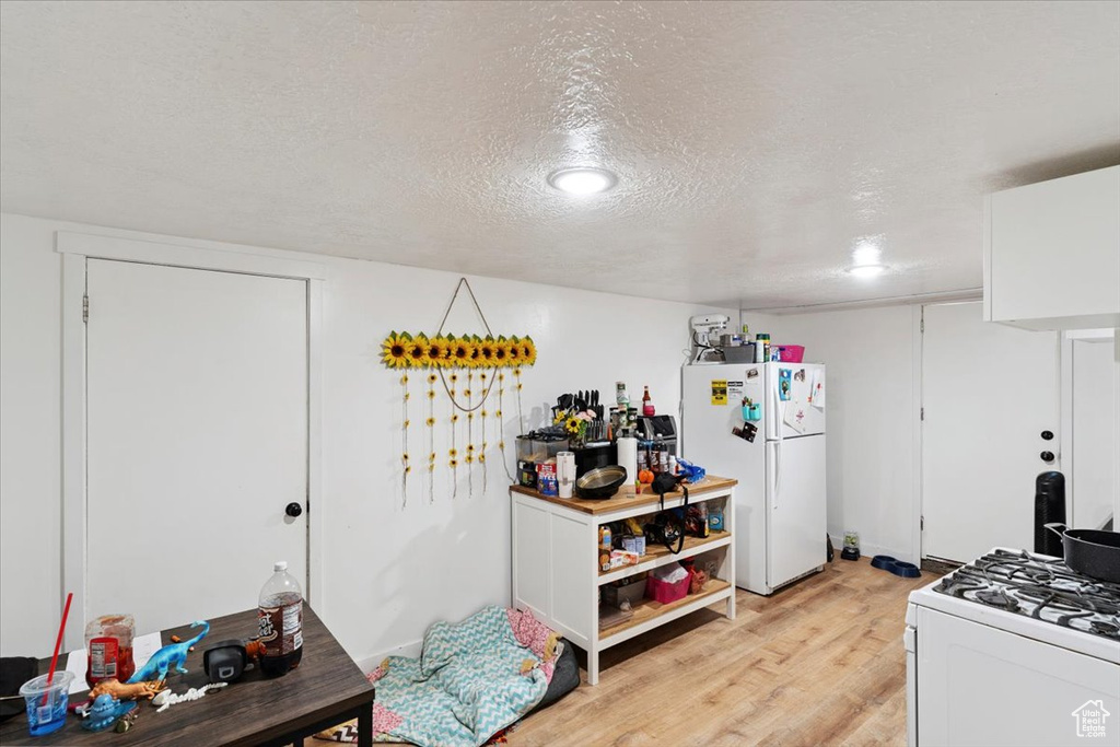 220 E GREENWOOD AVE Midvale, UT 84047