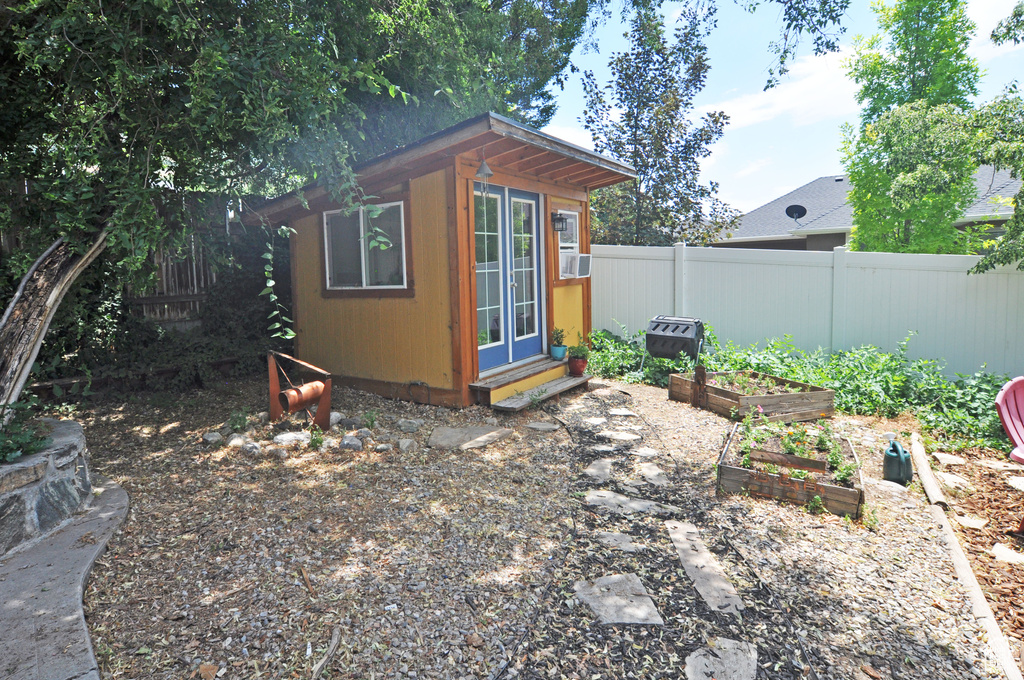 136 E 700 S Farmington, UT 84025