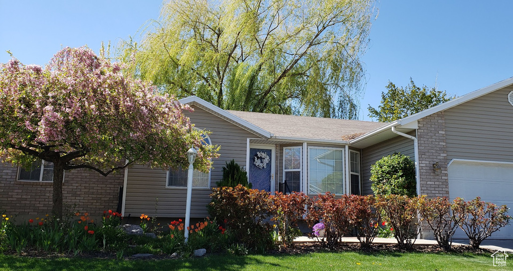 5149 W VILLAGE WOOD DR West Valley City, UT 84120