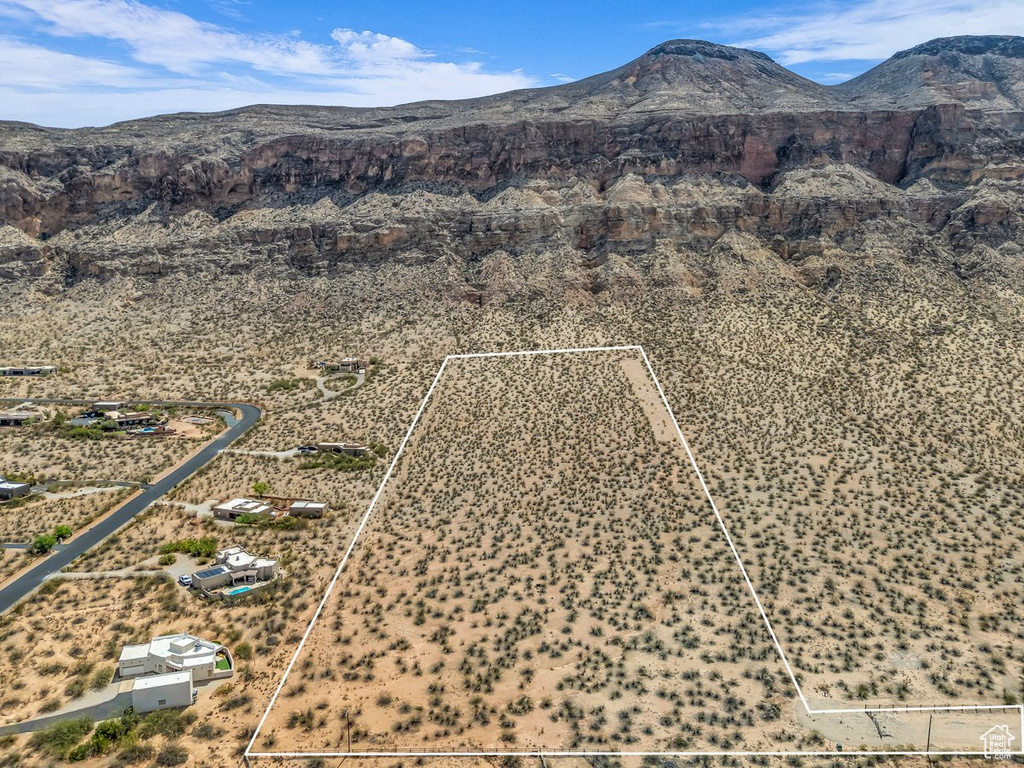 View of property location featuring property parcel outlined and a mountain backdrop