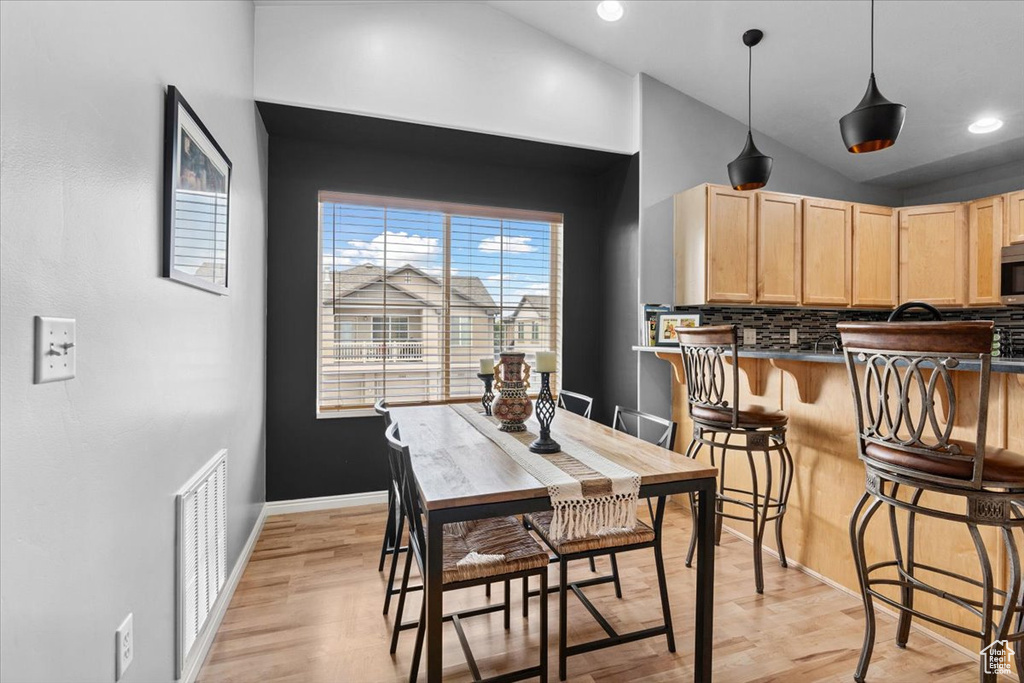 1049 W ALLINGTON DR North Salt Lake, UT 84054