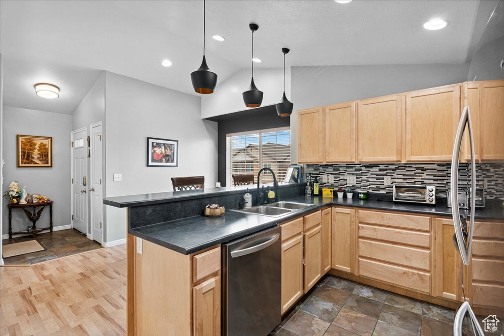 1049 W ALLINGTON DR North Salt Lake, UT 84054