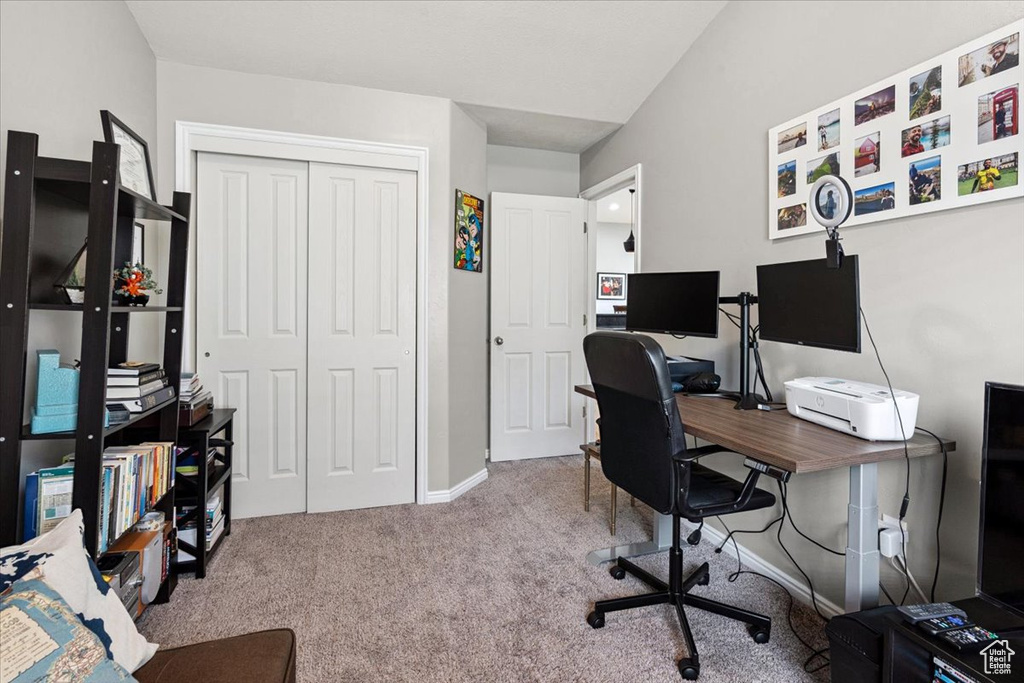 1049 W ALLINGTON DR North Salt Lake, UT 84054