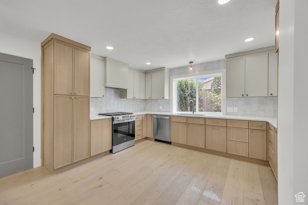 2965 S HARTFORD ST Salt Lake City, UT 84106