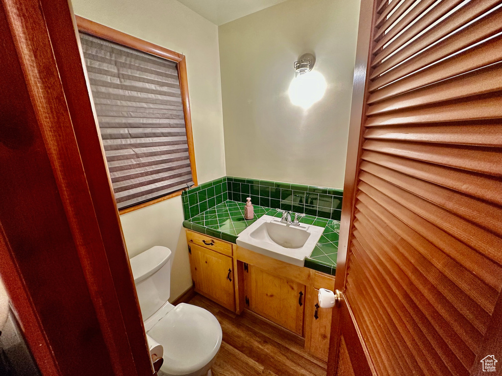 6003 S 2400 E South Ogden, UT 84403