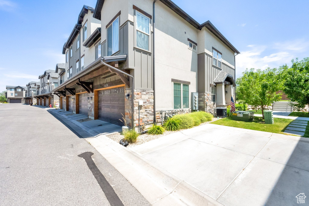 10376 S BEETDIGGER BLVD Sandy, UT 84070