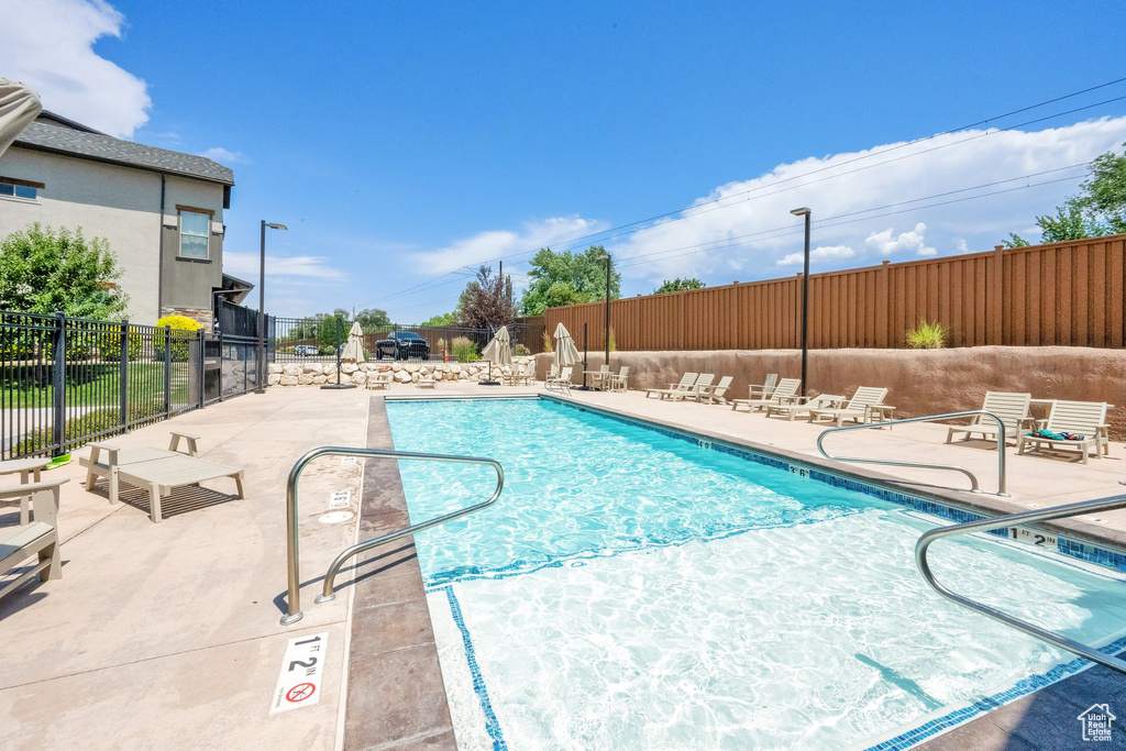 10376 S BEETDIGGER BLVD Sandy, UT 84070