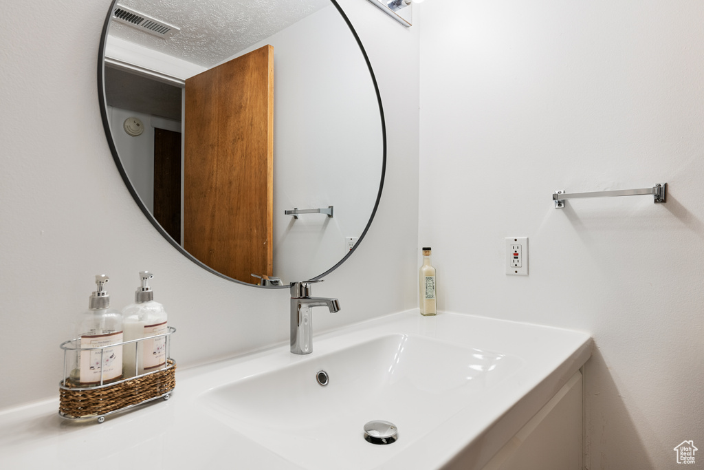 1884 E JEREMY CT Murray, UT 84121