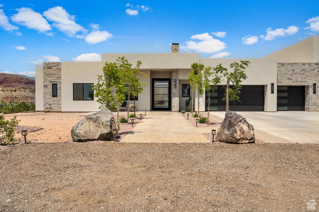 Photo 4 for MLS #2096465 at 226 W Shinarump Cir