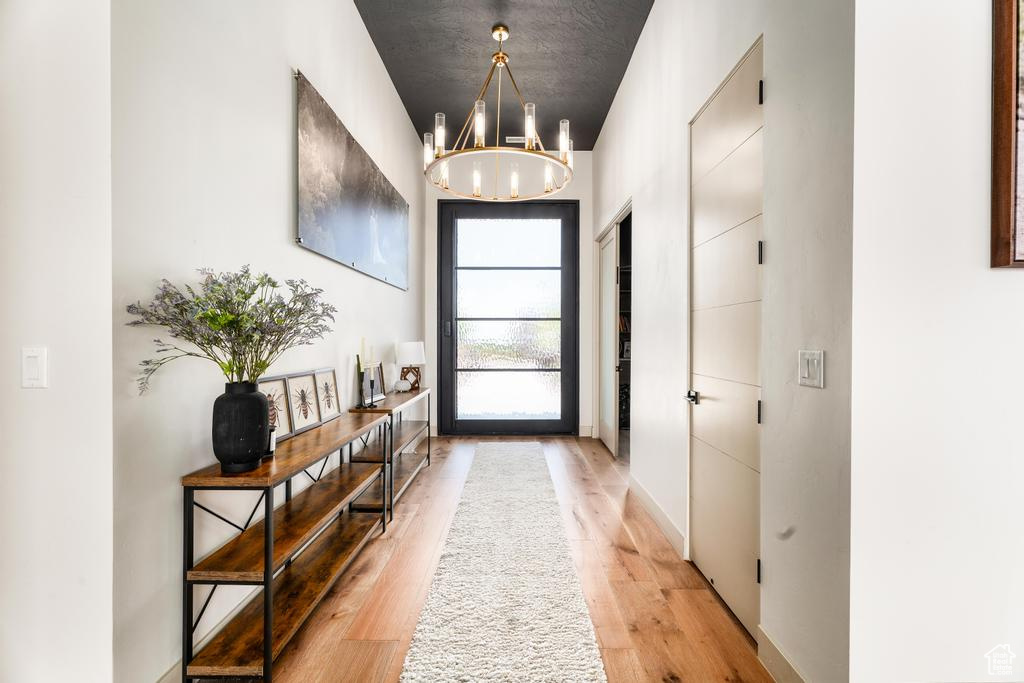 Photo 5 for MLS #2096465 at 226 W Shinarump Cir
