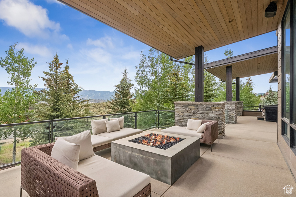 7400 N WEST HILLS TRL Park City, UT 84098