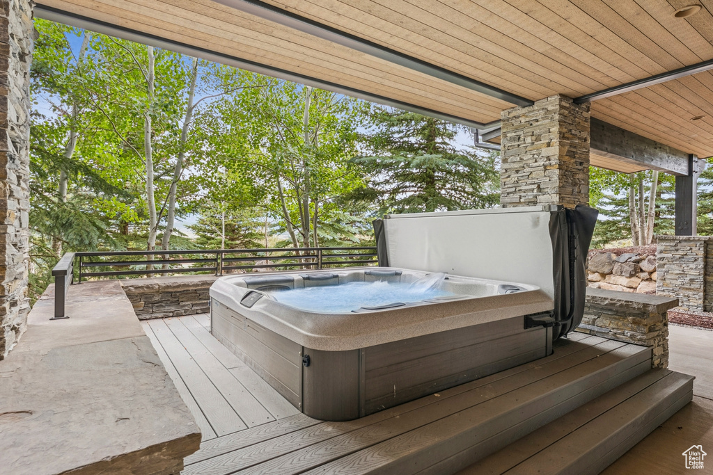 7400 N WEST HILLS TRL Park City, UT 84098