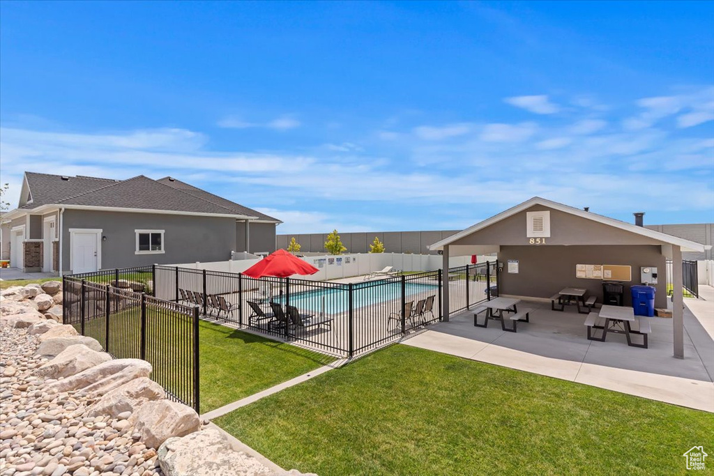 998 S STEED DR Syracuse, UT 84075