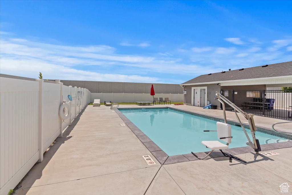 998 S STEED DR Syracuse, UT 84075