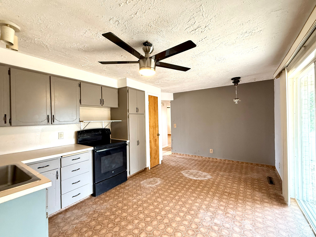 2418 W 4750 S Roy, UT 84067