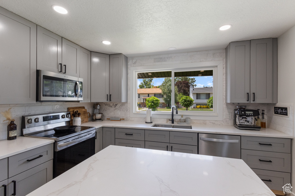 9499 S 220 E Sandy, UT 84070