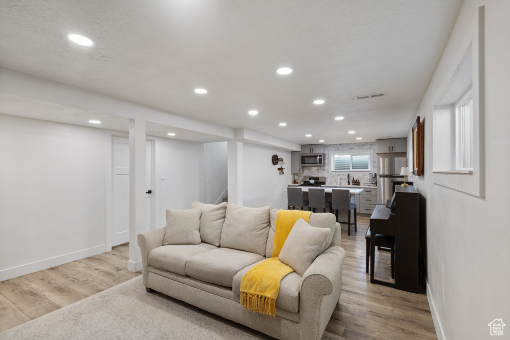 9499 S 220 E Sandy, UT 84070
