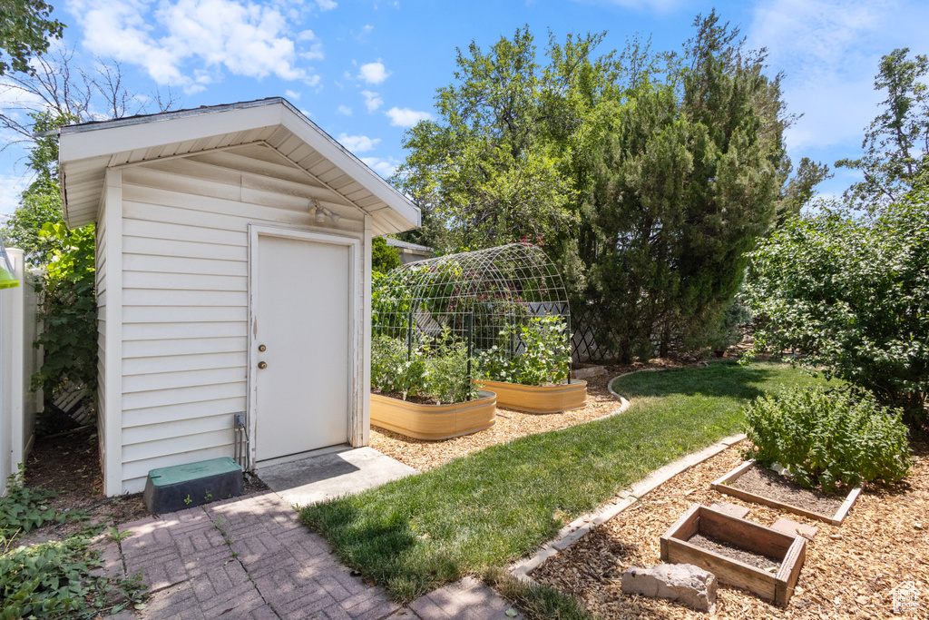 9499 S 220 E Sandy, UT 84070