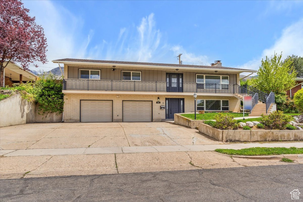 952 N KINGSWOOD RD Kaysville, UT 84037