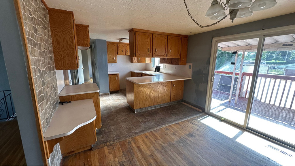 4220 S 2075 W Roy, UT 84067