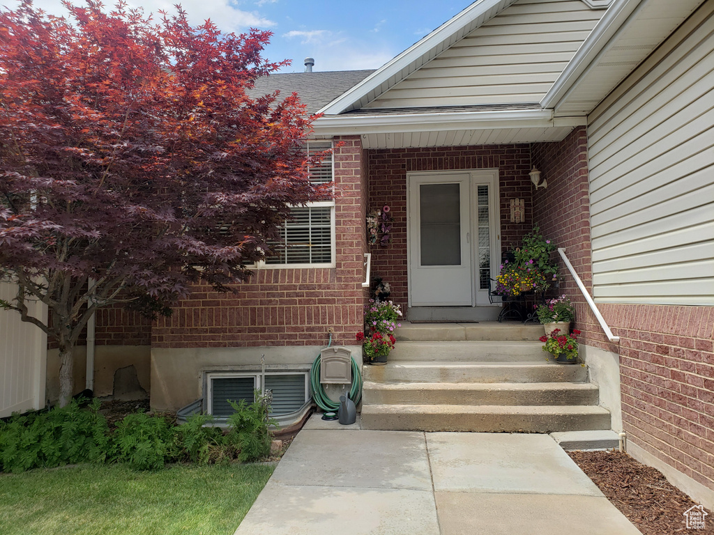 62 S 100 E Kaysville, UT 84037