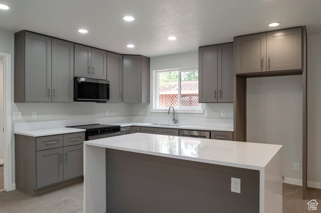8483 S TERRACE DR Sandy, UT 84093