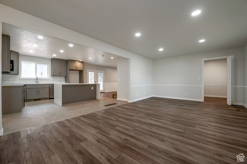 8483 S TERRACE DR Sandy, UT 84093