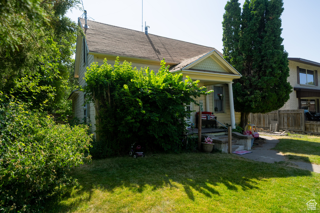 View of front of house with a porch