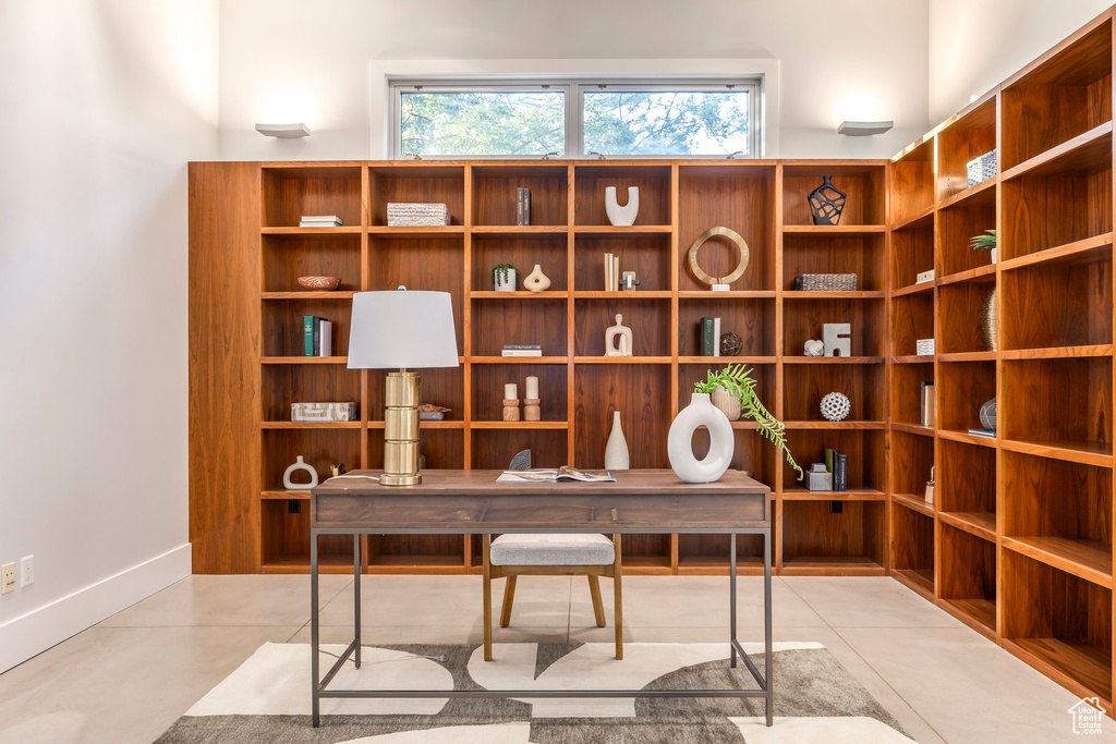 Office space featuring baseboards
