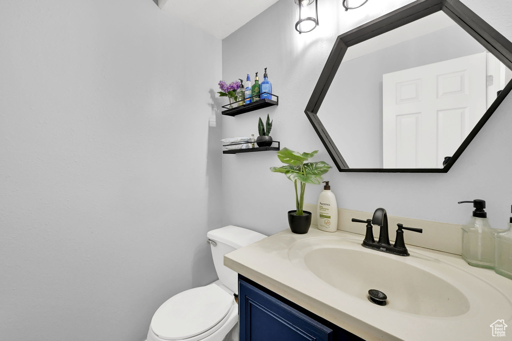 2221 W DAVENSHIRE LN Taylorsville, UT 84129