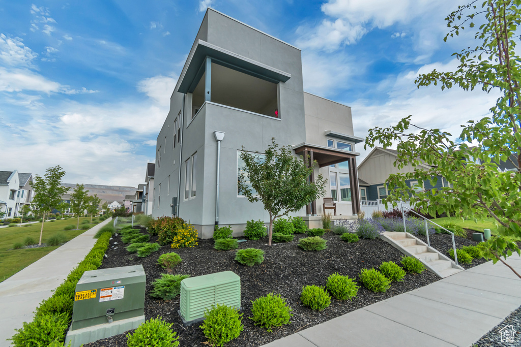 View of front of property with stucco siding