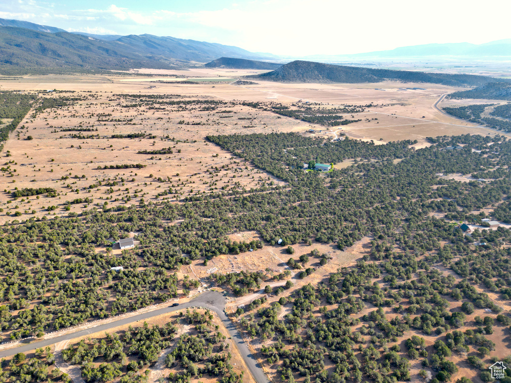 Overview of rural landscape with a mountainous background