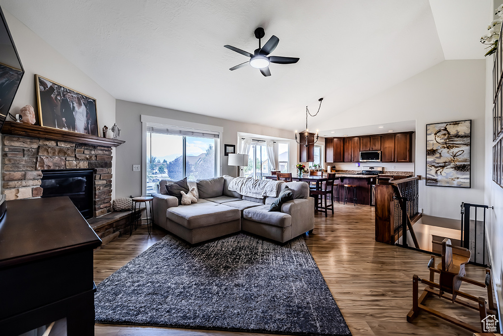 8768 N PEPPERGRASS DR Eagle Mountain, UT 84005