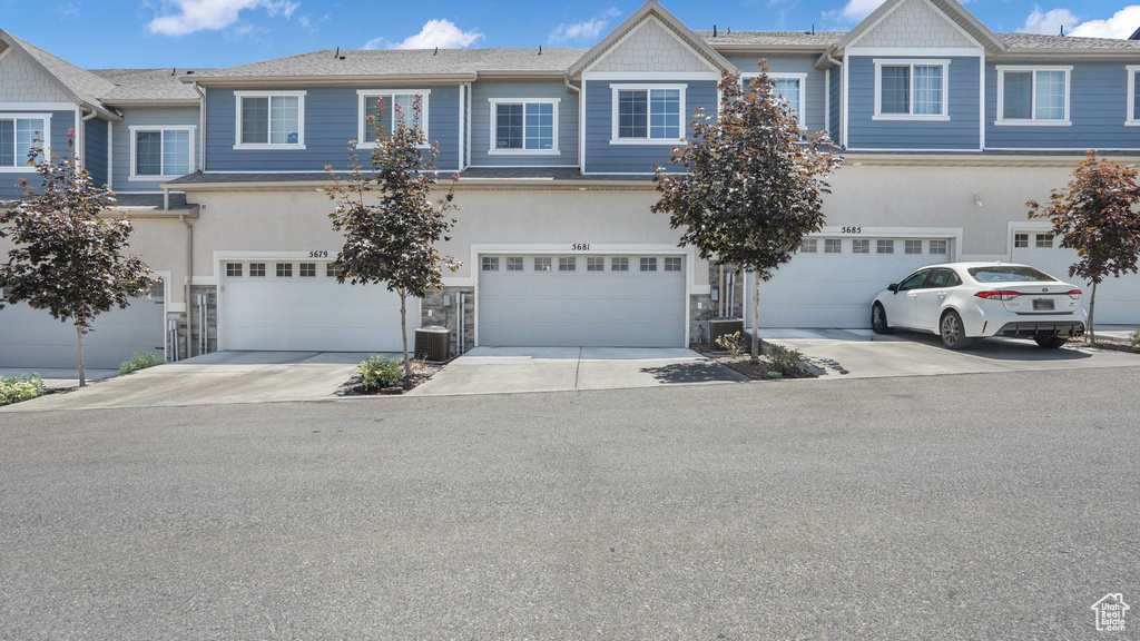 5681 W PELICAN RIDGE LN Salt Lake City, UT 84118