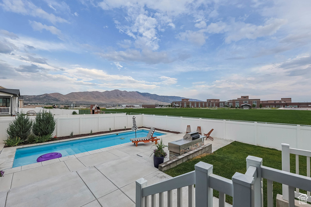1316 E EARHART LN Eagle Mountain, UT 84005